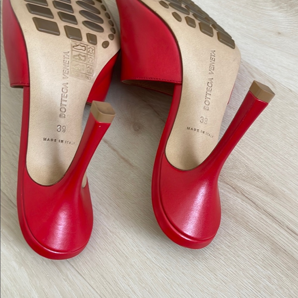 Bottega Veneta Red Leather Women's Mules size 39, new without box - Picture 6 of 9
